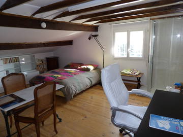 Roomlala | Onafhankelijke slaapkamer, badkamer, tv