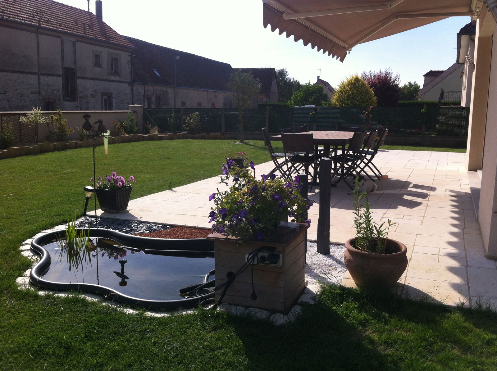 Onafhankelijke Studio Gellainville 96775