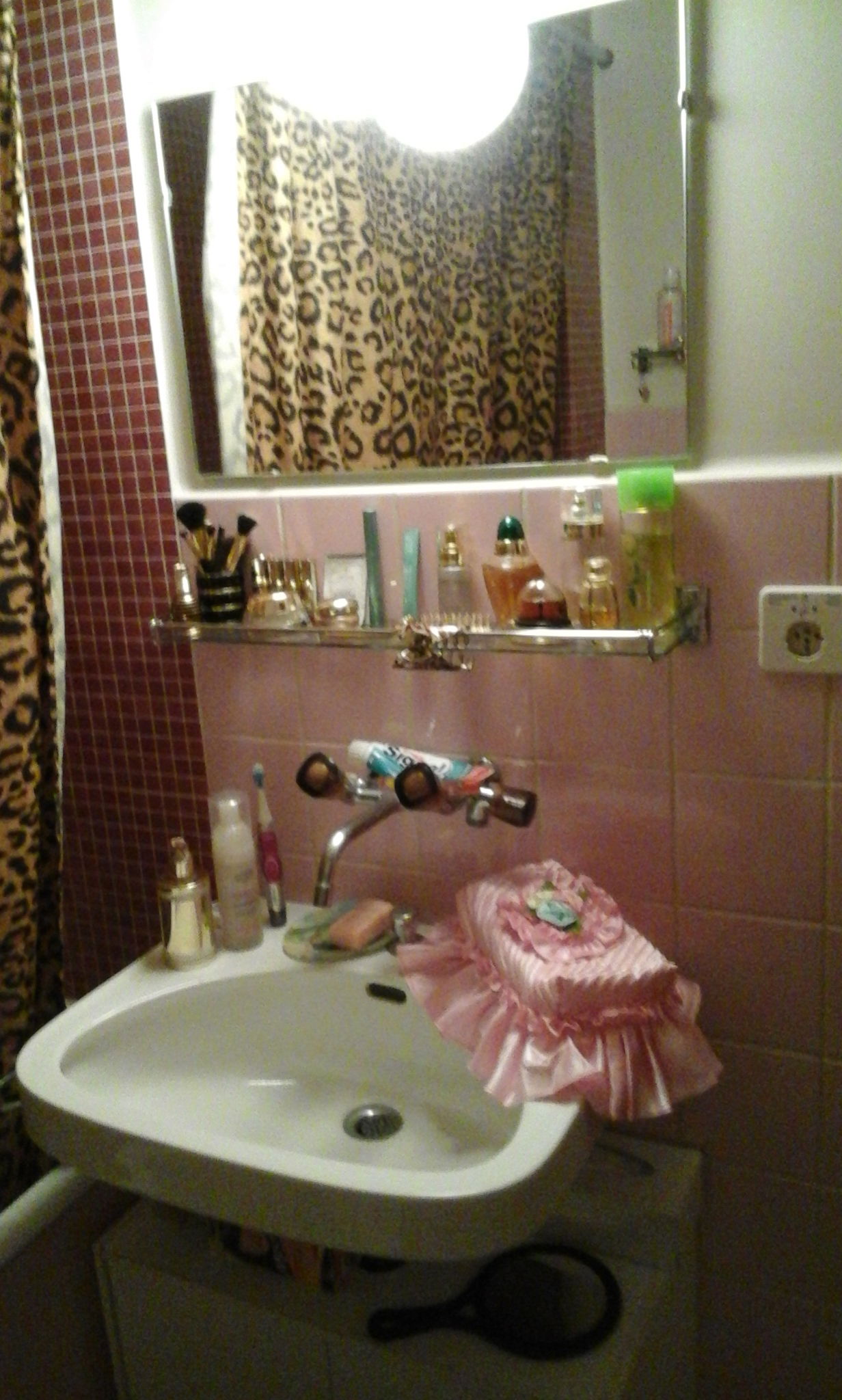 Onafhanklike Ateljee Genève 117112