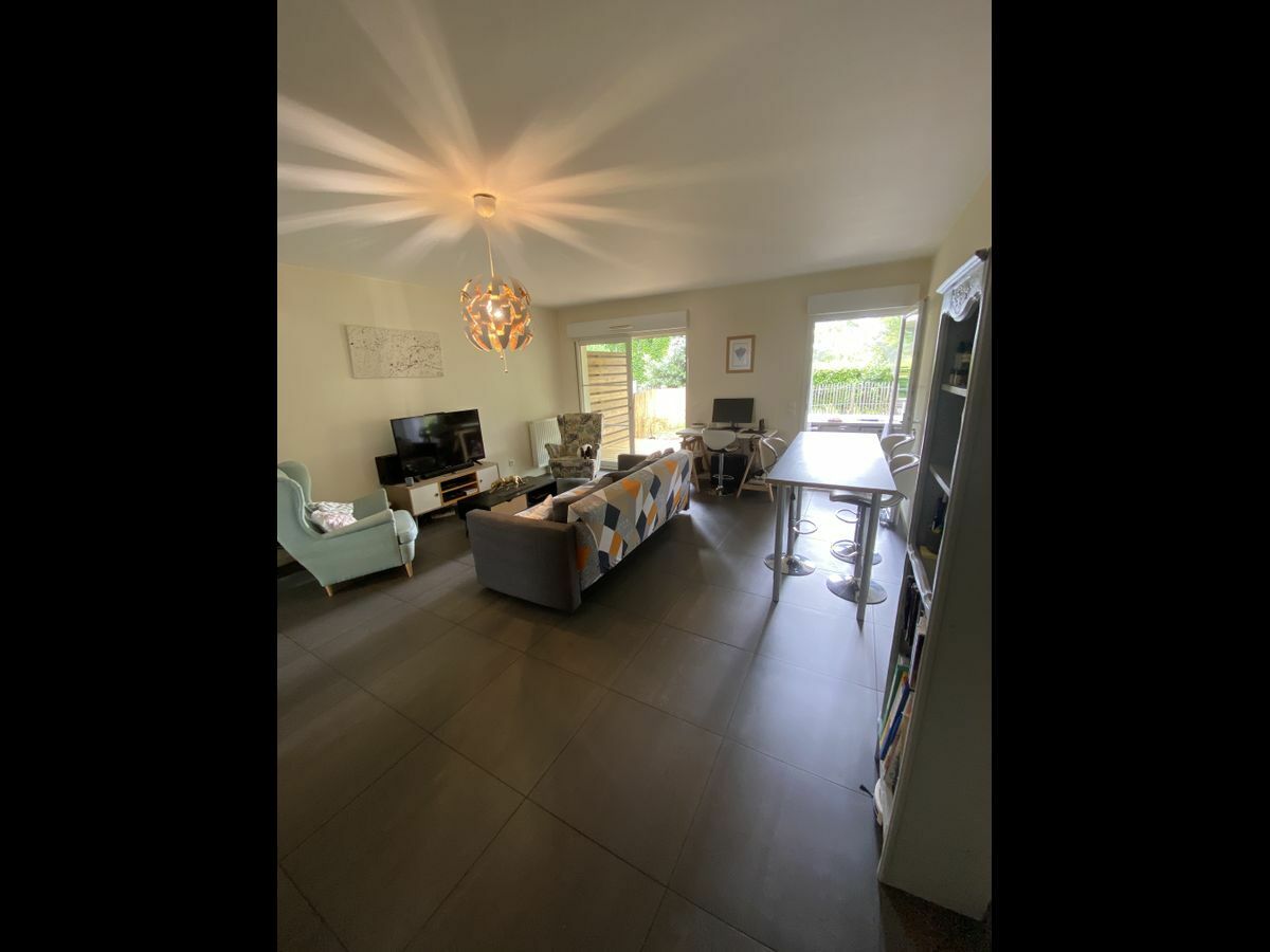 Colocatie Carbon-Blanc 245349