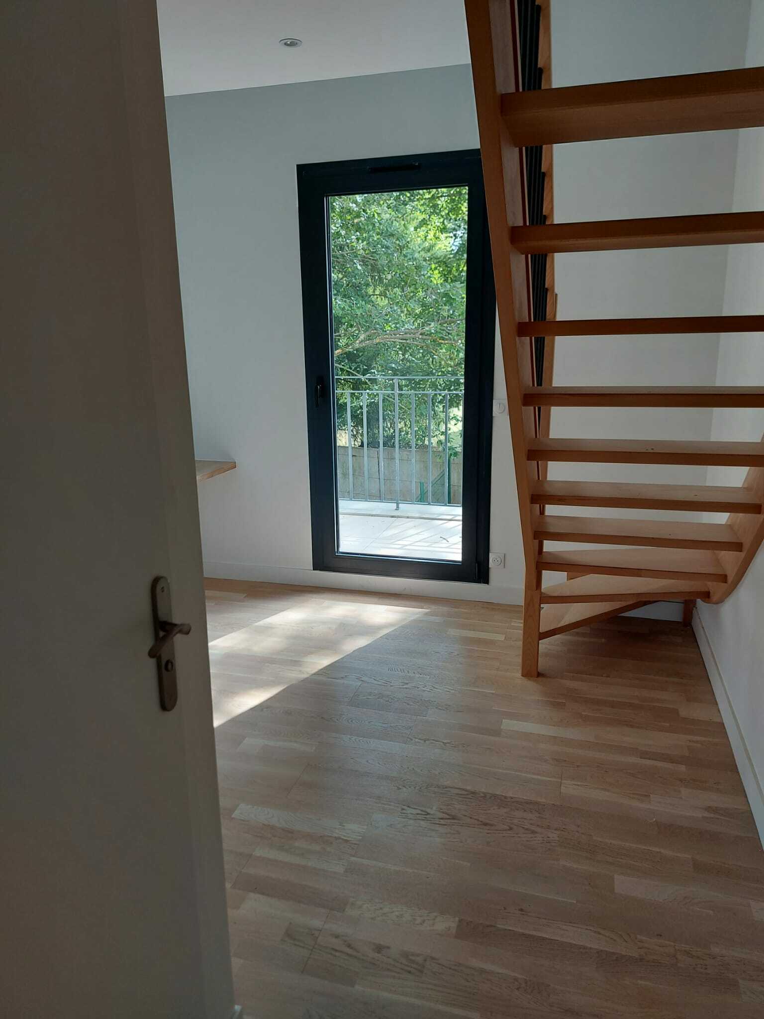 Independent Studio Orsay 253076