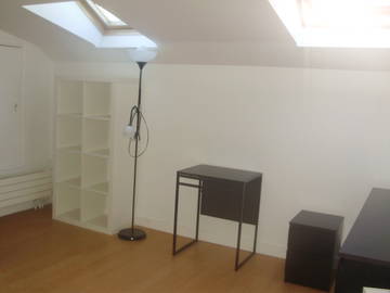 Roomlala | Ótimo quarto para alugar em uma casa de 95 m2, disponível a partir de