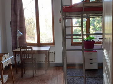 Roomlala | Overijse: 1 Zimmer Mezzanine Bed 18m2 In Großem Künstlerhaus