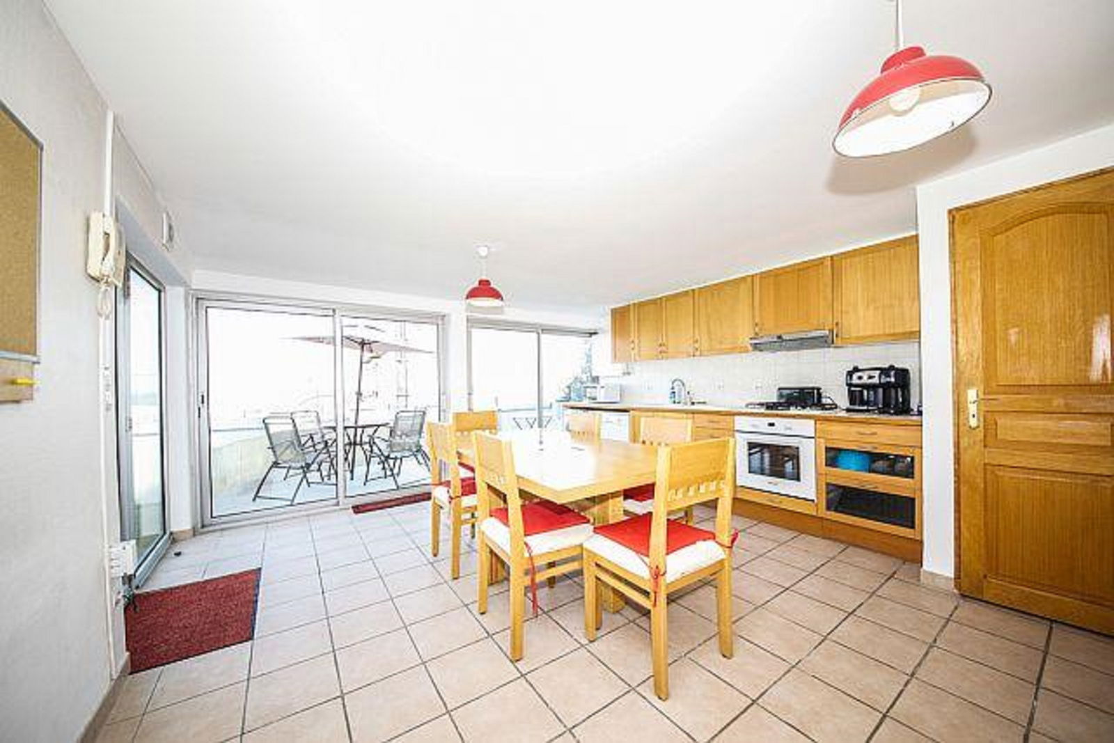 Unabhängiges Studio Suresnes 151401