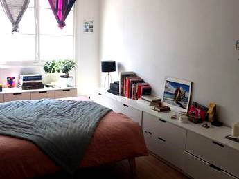 Roomlala | Paris. Rare Area (20 M2) In The Popular And Friendly 18th