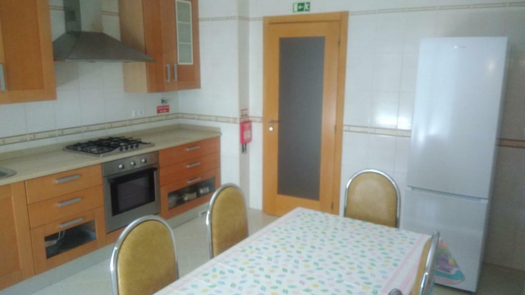 Entire Home Peniche 235290