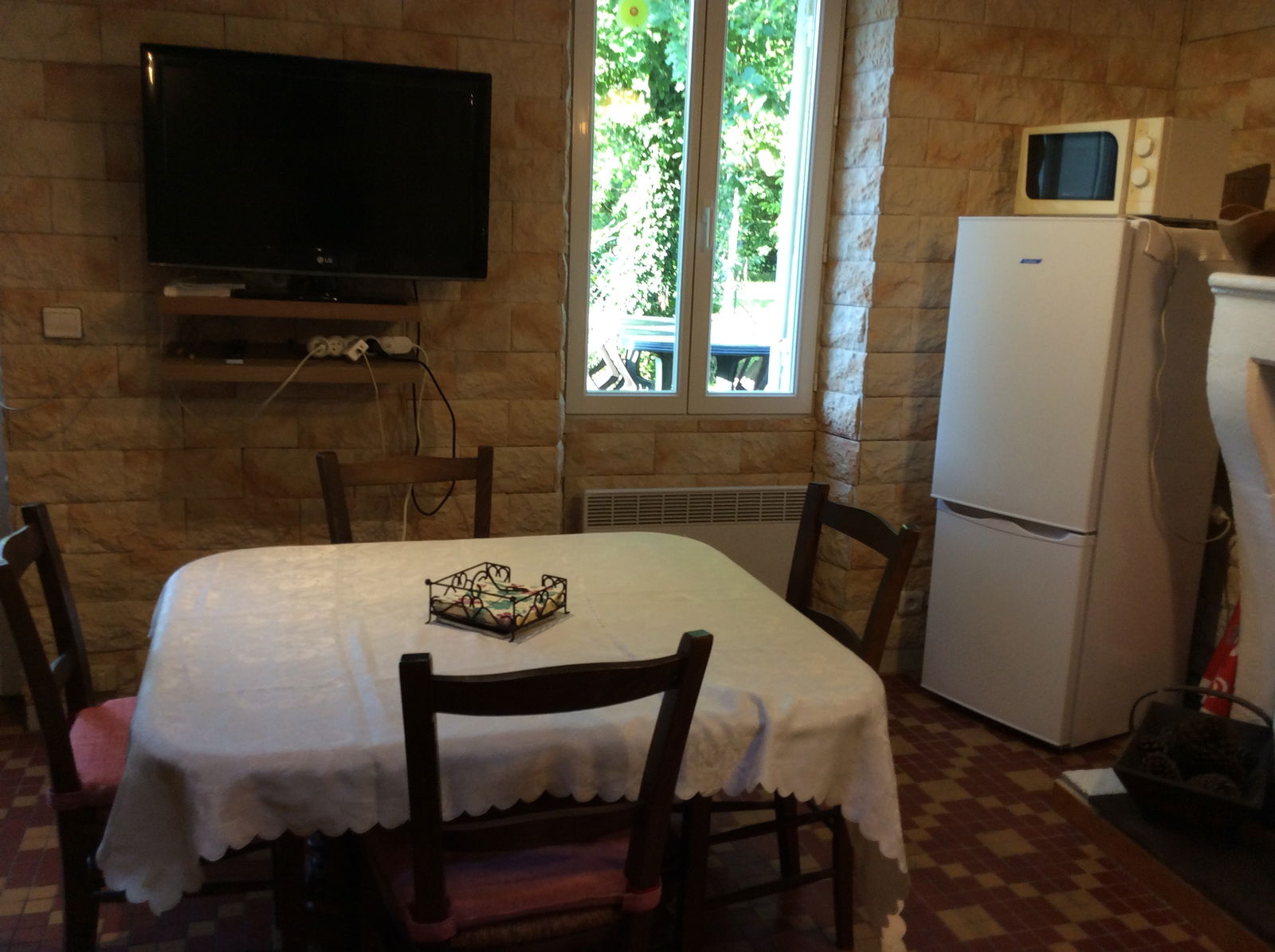 Hospedagem Em Casa De Família Saint-Germain-d'Esteuil 390022