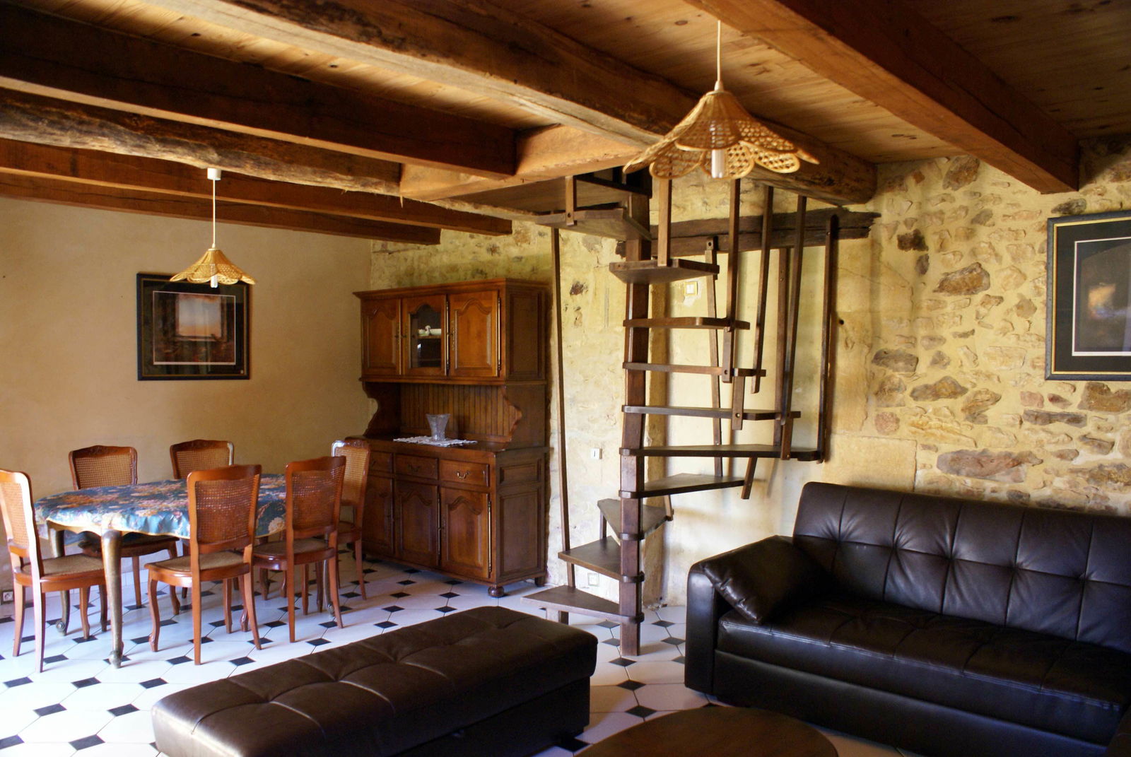 Entire Home Capdrot 163167