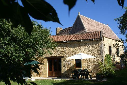 Entire Home Capdrot 163167