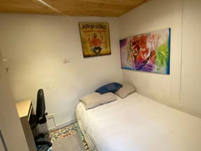Habitación pequeña con Smartv