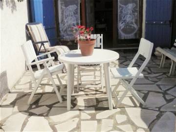 Roomlala | Piccolo Affitto Con Cortile Vicino A Tarascon Arles