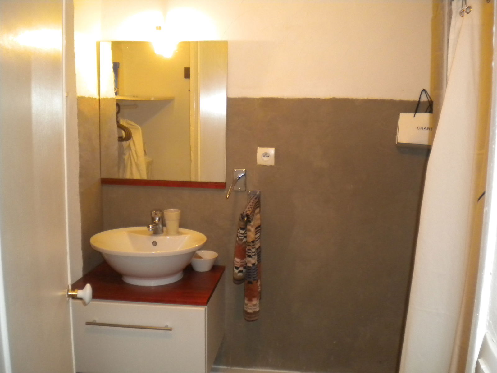 Niezależne Studio Nice 76228