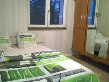 Roomlala | Pięknie umeblowany pokój dzielony w domu 