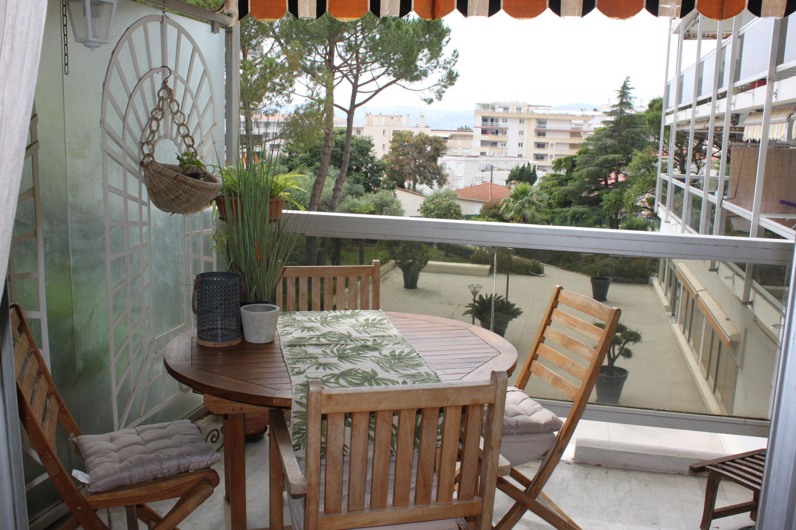 Niezależne Studio Antibes 260814