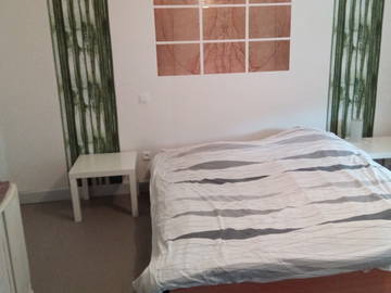 Roomlala | Piękny odnowiony pokój z 2 sypialniami
