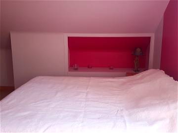 Roomlala | Pink Student Room 17m2 -