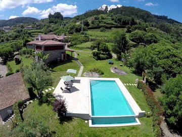 Roomlala | Piscine Fabuleuse Dans Un Paysage Magnifique