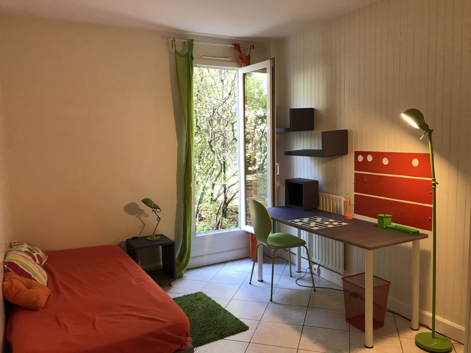 Colocación Cergy 209756