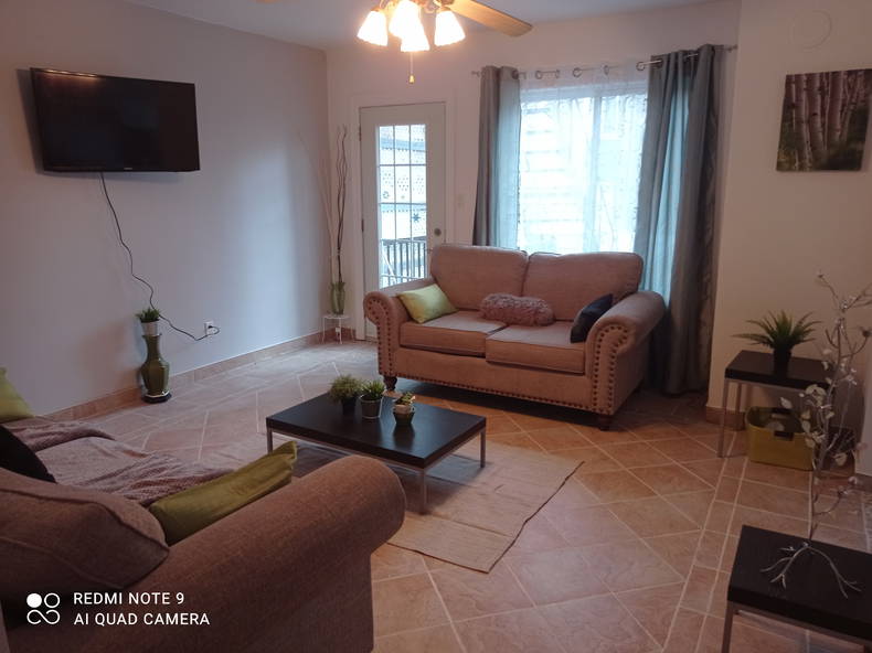 Toda La Casa Montréal 258064-1