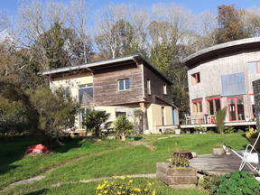 Pleasant Room In An Eco-housing