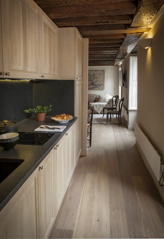 Independent Studio Plescop 199123