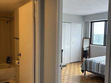 Homestay for rent in Pointe-Claire - photo 6: Bedroom-6