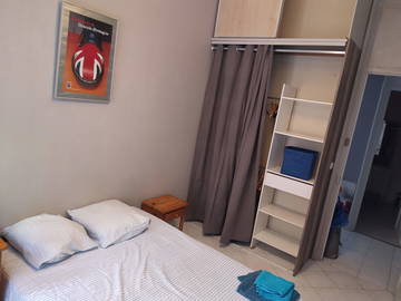 Roomlala | Pokój 2/3 z cotygodniowym sprzątaniem w F4 w centrum miasta
