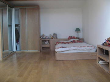 Roomlala | Pokój 22 m2 plus łazienka