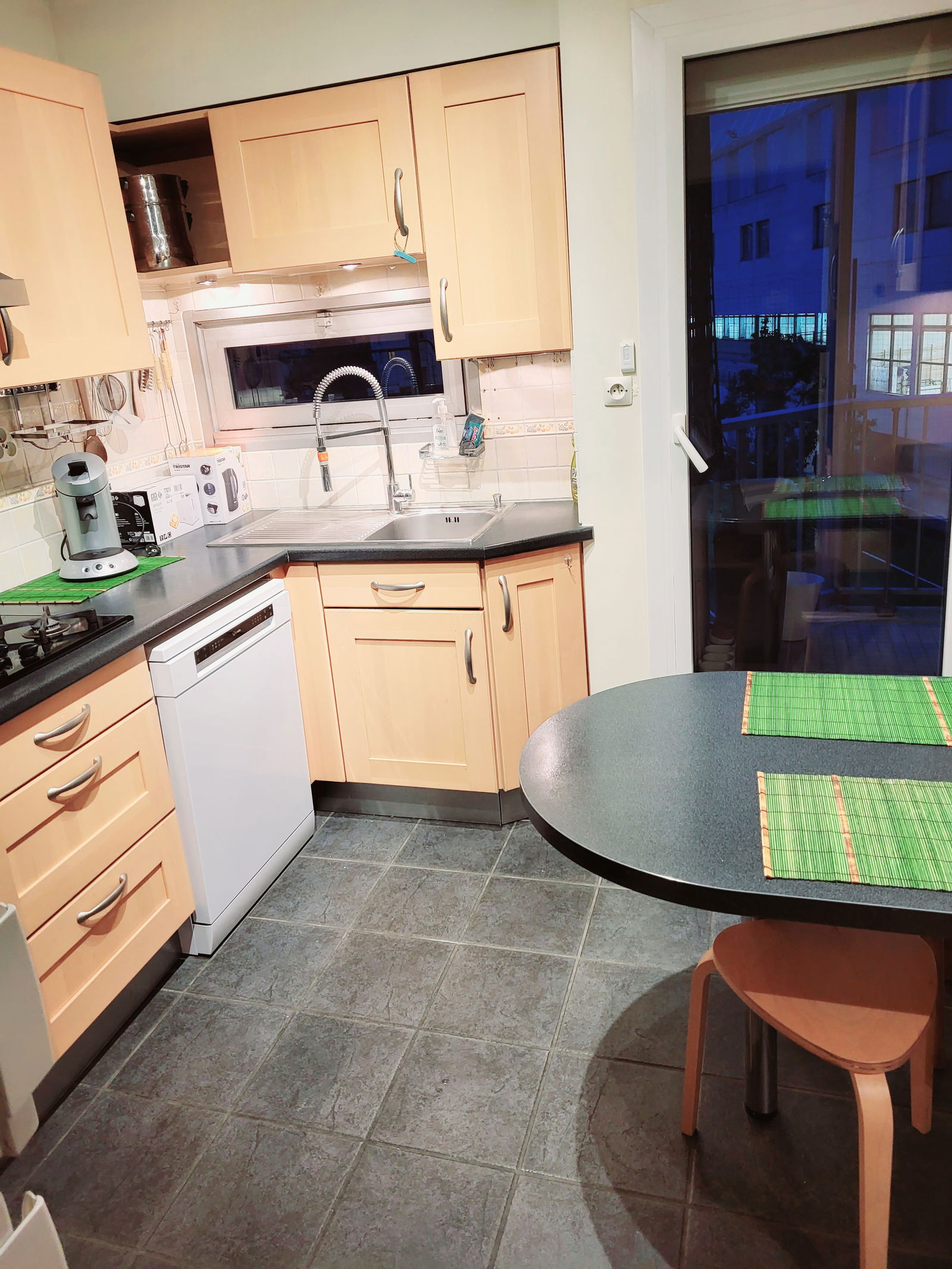 Kolokacja Courbevoie 230576