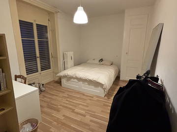 Roomlala | Pokój do wynajęcia 10 minut od Flon