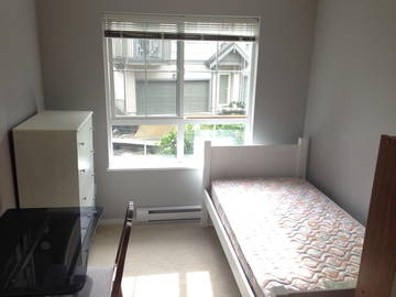 Roomlala | Pokój do wynajęcia - Burnaby Lougheed Mall
