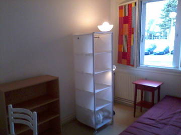 Roomlala | Pokój do wynajęcia w 3 pokojowym mieszkaniu w Evry