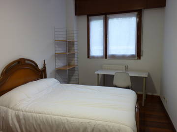 Roomlala | Pokój do wynajęcia w Bilbao