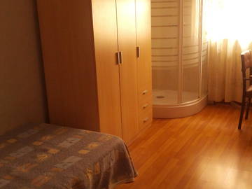 Roomlala | Pokój do wynajęcia w centrum