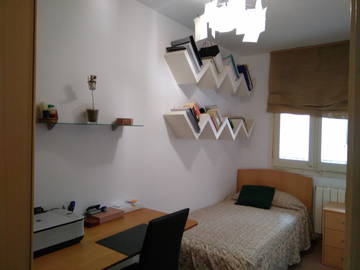 Roomlala | Pokój do wynajęcia w centrum 