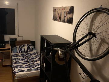 Roomlala | Pokój do wynajęcia w centrum Genewy