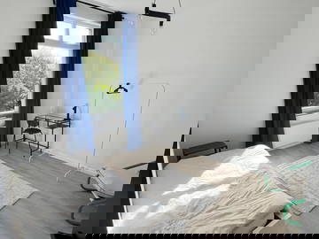 Roomlala | Pokój do wynajęcia w colivingu