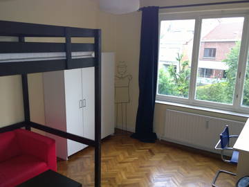 Roomlala | Pokój do wynajęcia w domu rezydenta