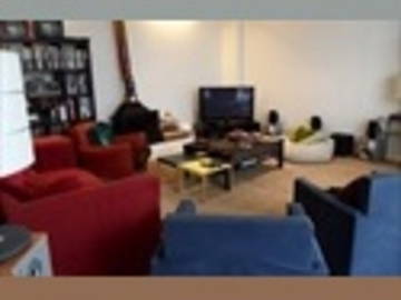 Roomlala | Pokój do wynajęcia w dużym 180 m² mieszkaniu współdzielonym w Panti