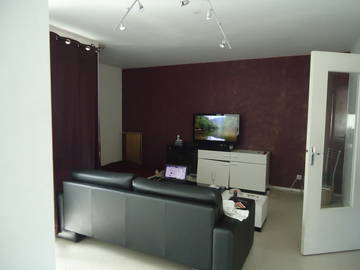 Roomlala | Pokój do wynajęcia w dużym mieszkaniu