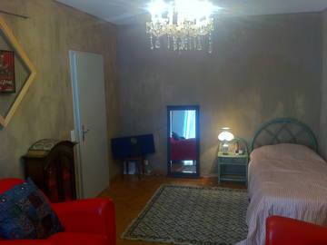 Roomlala | Pokój do wynajęcia w Genewie