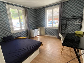 Roomlala | Pokój do wynajęcia w hipercentrum
