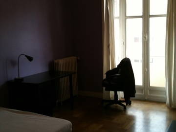 Roomlala | Pokój do wynajęcia w Lyon Center - Stacja metra Charpennes