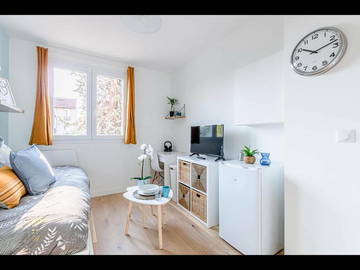 Roomlala | Pokój do wynajęcia w mieszkaniu