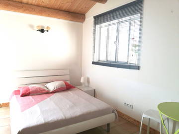 Roomlala | Pokój do wynajęcia w mieszkaniu wielorodzinnym