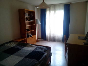 Roomlala | Pokój do wynajęcia w mieszkaniu współdzielonym