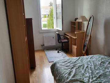 Roomlala | Pokój do wynajęcia w mieszkaniu współdzielonym