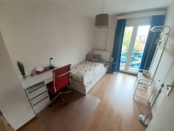 Roomlala | Pokój do wynajęcia w pobliżu centrum Genewy
