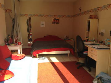Roomlala | Pokój do wynajęcia w prywatnym domu w Cergy