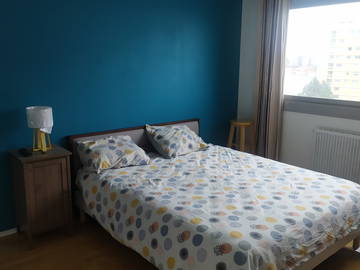 Roomlala | Pokój do wynajęcia w St Priest